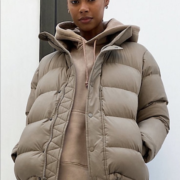 Aritzia Jackets & Blazers - Super Puff